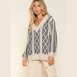 POL Women's Two-Tone Cable Knit V-Neck Sweater - L
